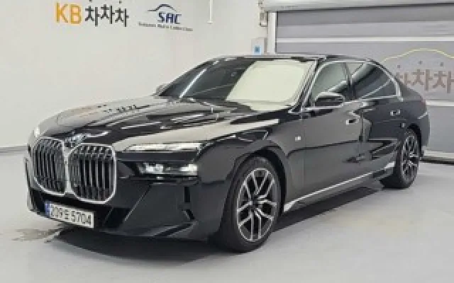 7시리즈 (G70) 740i sDrive M 스포츠 BMW 2023/08 118,302km